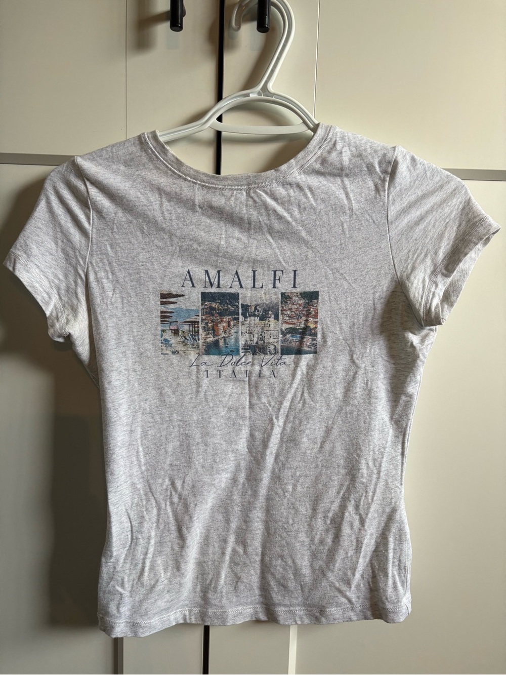 Amalfi Graphic Women's Gray T-Shirt